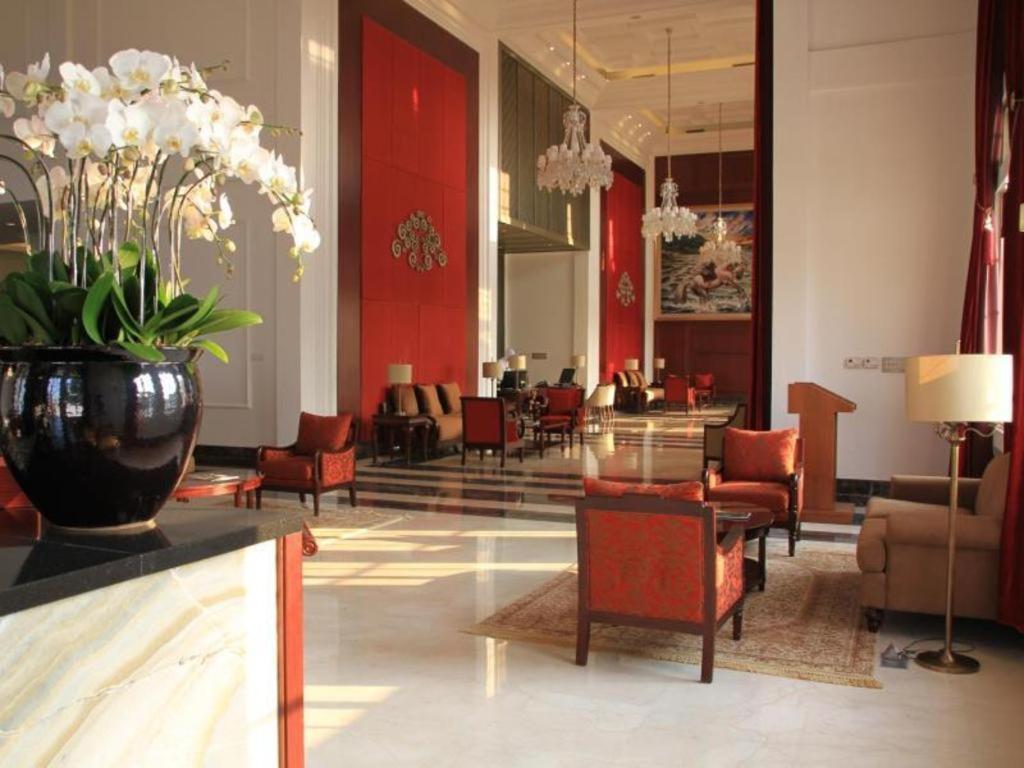 โฮเต็ล แอมมี เคปู Hotel Cepu ภายนอก รูปภาพ