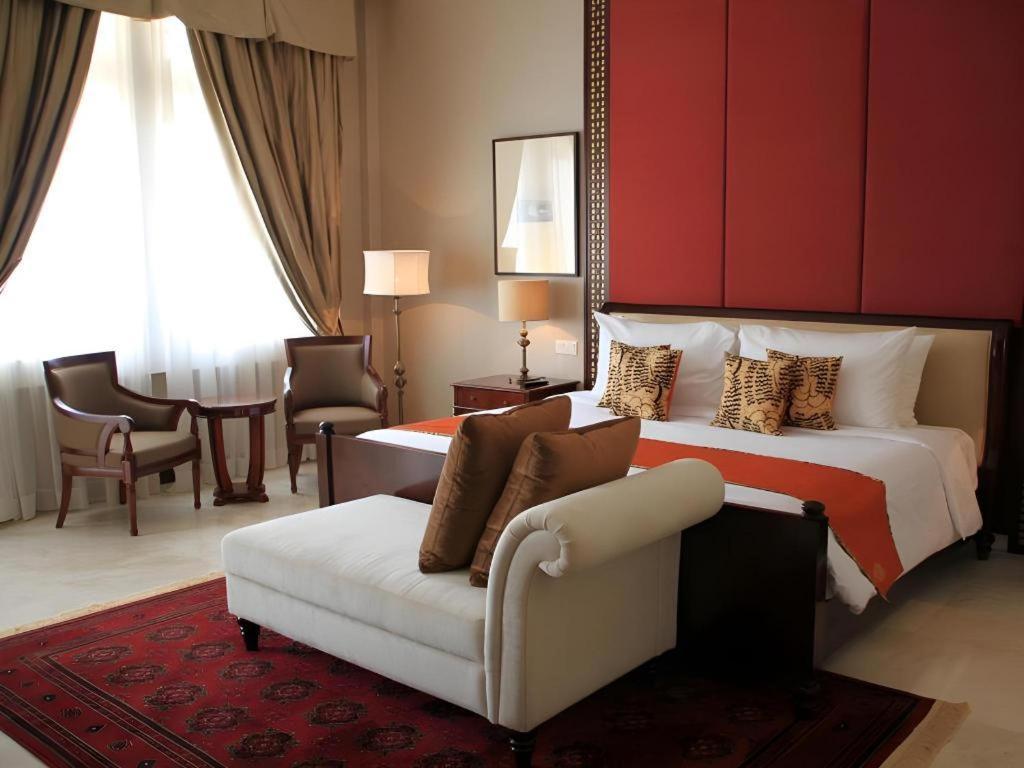 โฮเต็ล แอมมี เคปู Hotel Cepu ภายนอก รูปภาพ