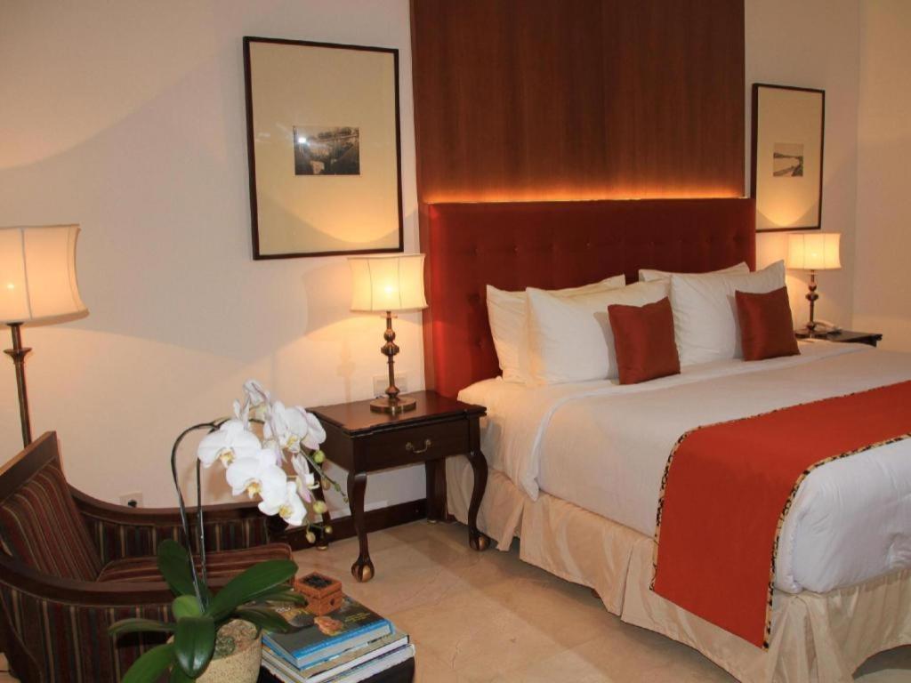 โฮเต็ล แอมมี เคปู Hotel Cepu ภายนอก รูปภาพ