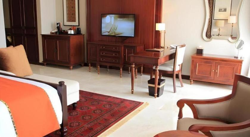 โฮเต็ล แอมมี เคปู Hotel Cepu ภายนอก รูปภาพ